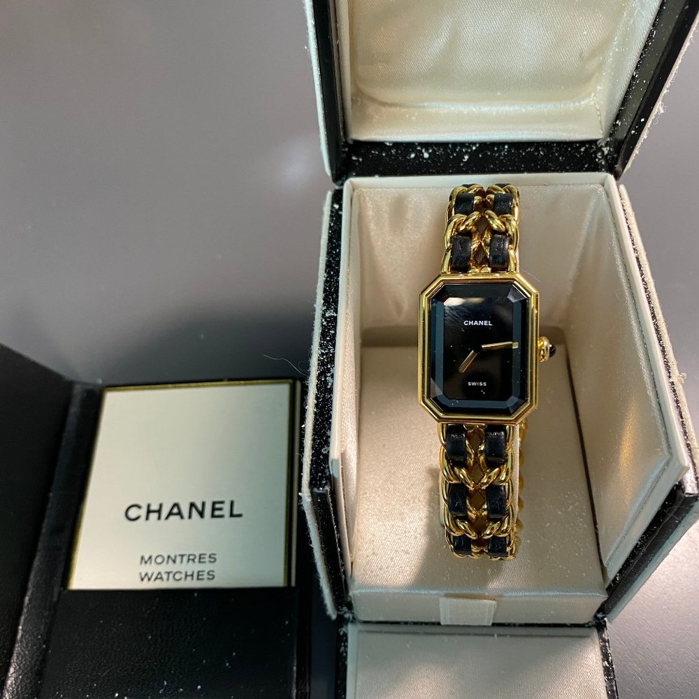 Chanel Vintage 1987 Gold Plated  and Leather , XL